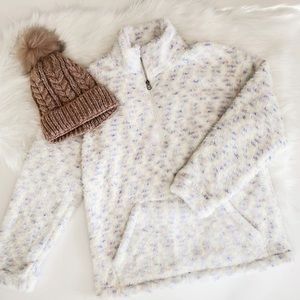 ✰ Shop the mint white confetti pullover size small.